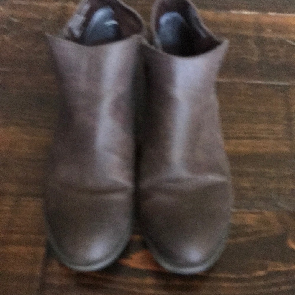 Brown booties in great condition